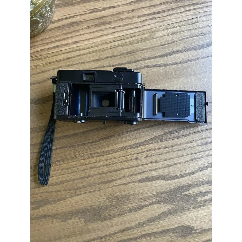 Vintage 1970s Film Camera Vivitar 35EF 35 EF + 2.8/38 mm Prime Lens Untested